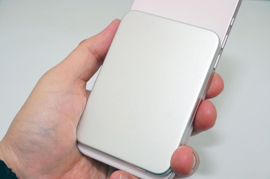 Xiaomiの薄型モバイルバッテリー