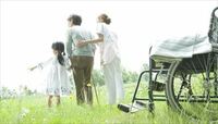 いったい、介護費用は月にいくらかかるか？ 在宅、遠距離、施設入所でシミュレーション