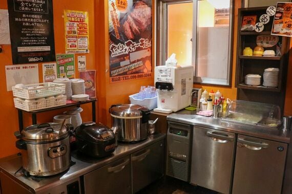 ライスやスープ、サラダ