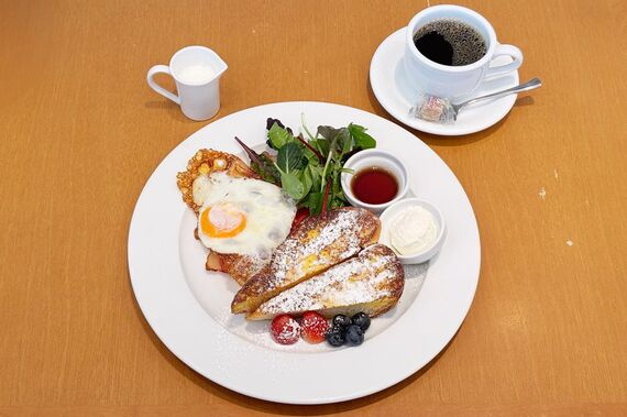 サラベス ARLY BIRD BREAKFAST SPECIALSフレンチトースト