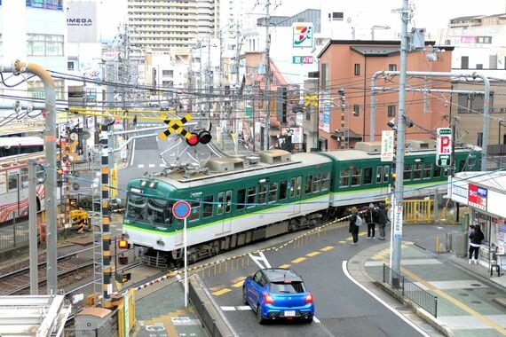 京阪石山駅付近の電車