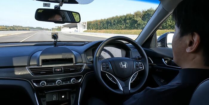 ハンズオフ機能付高度車線変更支援機能 ハンズオフ時