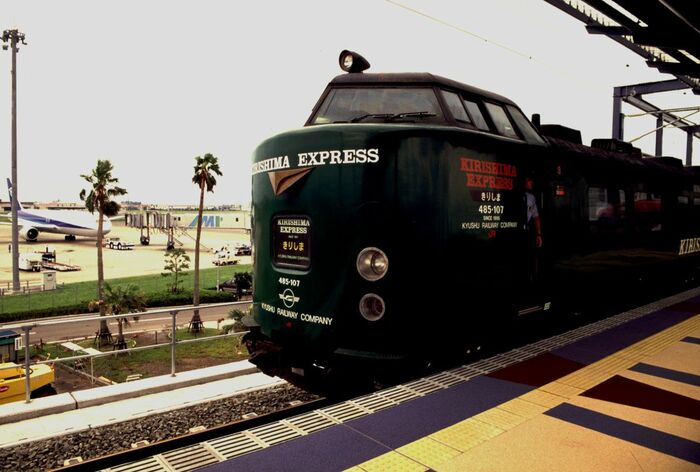 宮崎空港線に乗り入れた特急