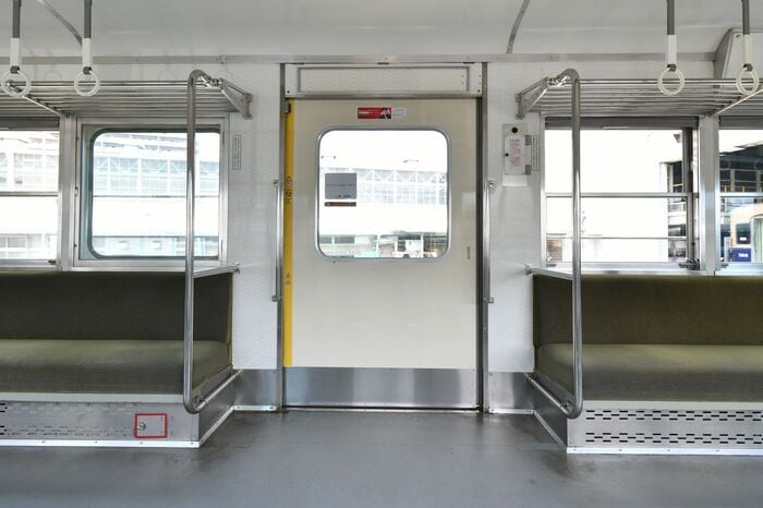 7861形の片開き扉。有効幅は両開き扉より若干狭い