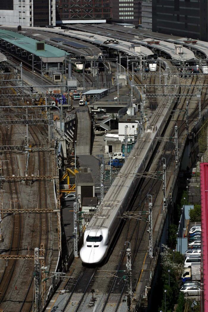 東京駅に到着する700系