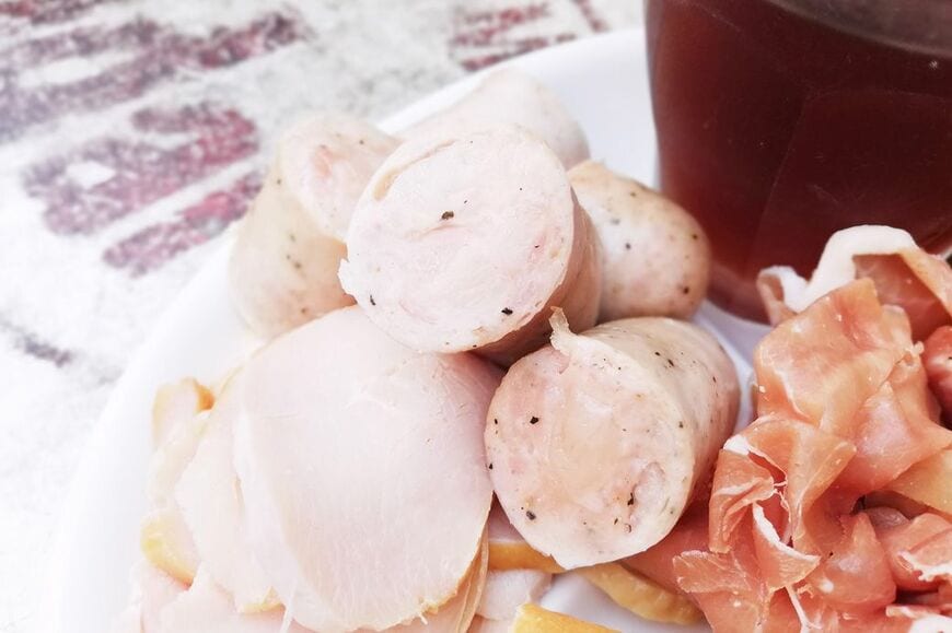 バルマルシェコダマのモーニングビュッフェ、日によってはハーブソーセージが出てくることも（筆者撮影）