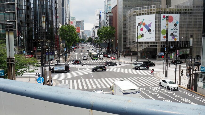 KK線の上から数寄屋橋交差点を見下ろす（写真：佐滝剛弘）