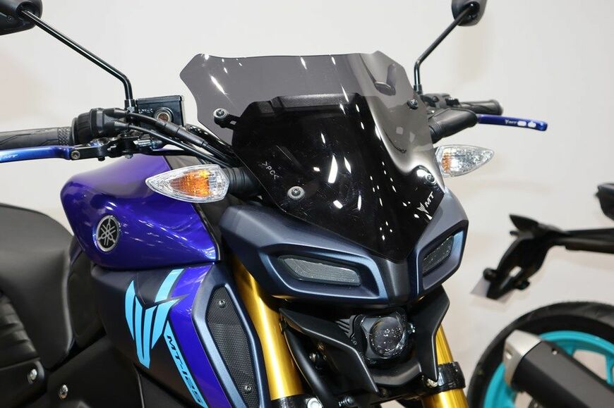 市販予定アクセサリーを装着したMT125のカスタマイズ仕様（筆者撮影）