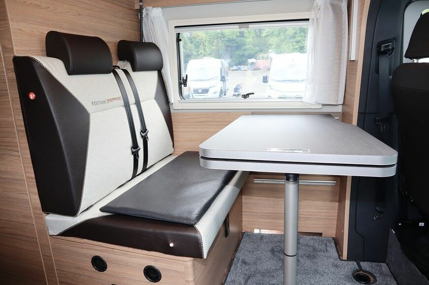 ドイツ・ウェンズバーグ社の最新キャンピングカー「カラ コンパクト スイートMB640MEG（正式名称Cara Compact Suite MB640 MEG EDITION【PEPPER】）」