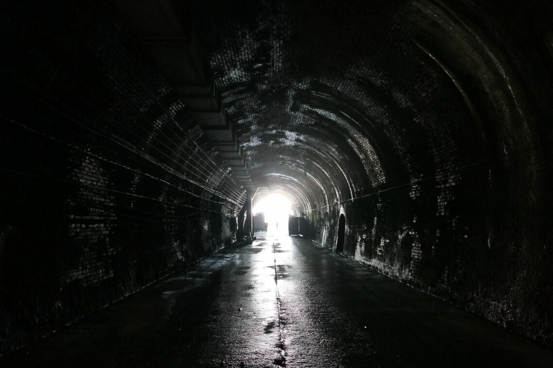 旧生駒トンネル内からみた大阪側