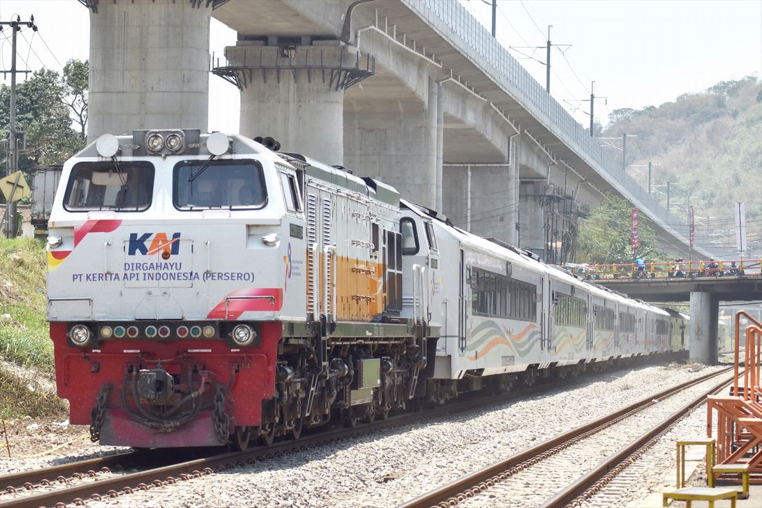 インドネシア鉄道 特急アルゴパラヒャンガン