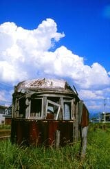 南越線村国駅にあった廃車体。旧南海電鉄のモハ81だった（撮影：南正時）