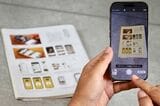 スキャンボタンを押せば、まるで専用機でスキャンしたように正面から撮ったような画像が提供される（筆者撮影）