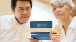 ｢介護にはお金がかかる｣—でも親には聞きづらい…年金や貯金の話をうまく切り出す3つの方法