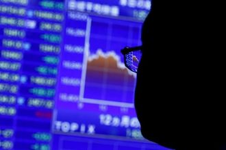 日経平均は反落､値がさハイテク株が下落　