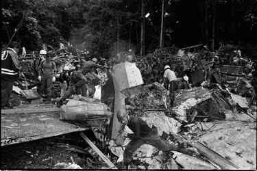 日航機墜落現場を写した私が伝え続けたい記憶 37年前の御巣鷹山を取材