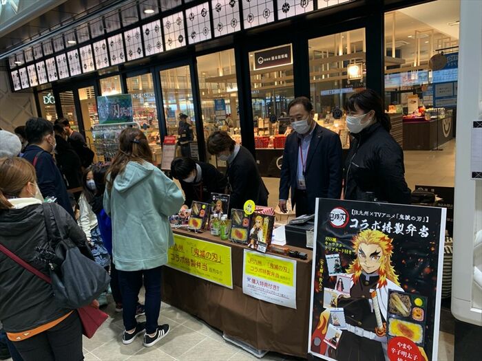 熊本駅のグッズ売り場には大行列