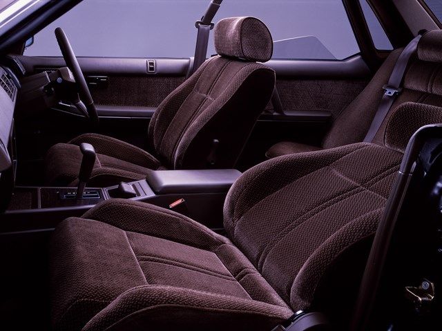 1987年発売、日産自動車「セドリック/グロリア」（写真：日産自動車）