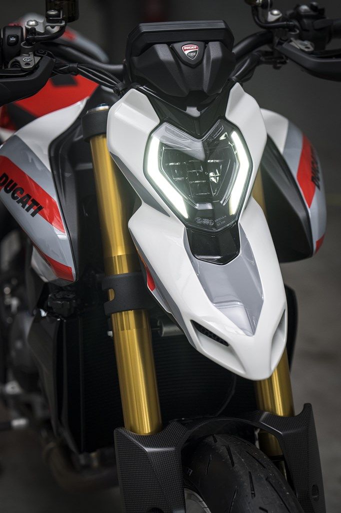 ドカティの新型バイク「ハイパーモタードV2/SP」（写真：DUCATI）