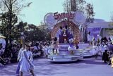 ディズニー５周年記念式典のようす（写真：1988年4月15日、吉野純治撮影）