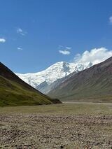 キルギスタンとタジキスタンの国境近くの山岳地帯