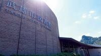 TSUTAYA図書館の賛否 市民価値向上か知の破壊か