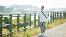 街も自然も｢無料のフィットネスジム｣元ランナーが教える､坂道･砂利道･アスファルトをラクに歩くちょっと意外なコツ