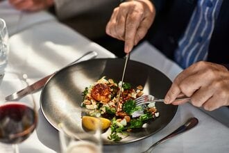 高級レストランでVIP扱いされるための6つの方法