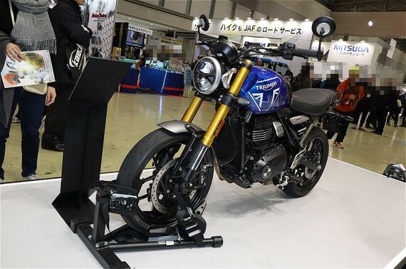 東京モーターサイクルショーで展示されていたスピード400