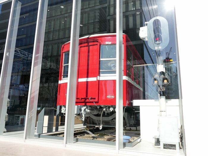 デハ230形は外からもよく見える