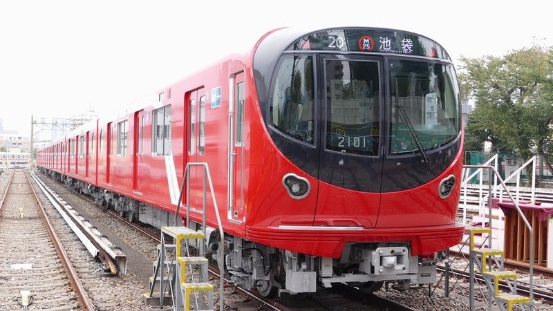 赤くて丸い 丸ノ内線30年ぶり新車両の全貌 通勤電車 東洋経済オンライン 社会をよくする経済ニュース