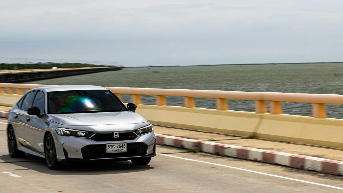 ホンダ｢シビック e:HEV RS｣2ペダルの存在価値 | 試乗記 | 東洋経済オンライン