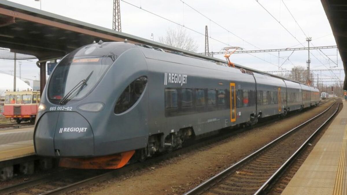 チェコに登場､欧州初｢中国製電車｣数々の問題点 長期間認可出ずやっと運行､見かけは立派だが | 海外 | 東洋経済オンライン