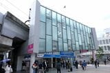現在の小田急下北沢駅東口（記者撮影）