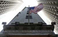 米ナスダック最高値､米指標やECB決定受け 失業保険受給者総数は44年半ぶりの少なさ