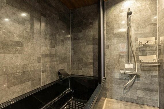 サウナの水風呂も想像以上にしっかりしている（写真：フィットイージー提供）