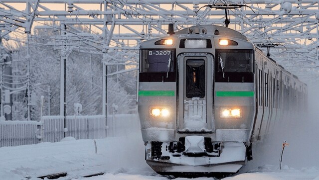 目指すは最北端､極寒のショートカット鉄旅 廃線をたどるバスが､吹雪の