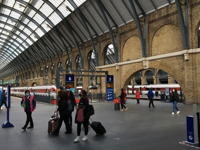 ほかの主要駅、キングスクロス駅も人影は少ない