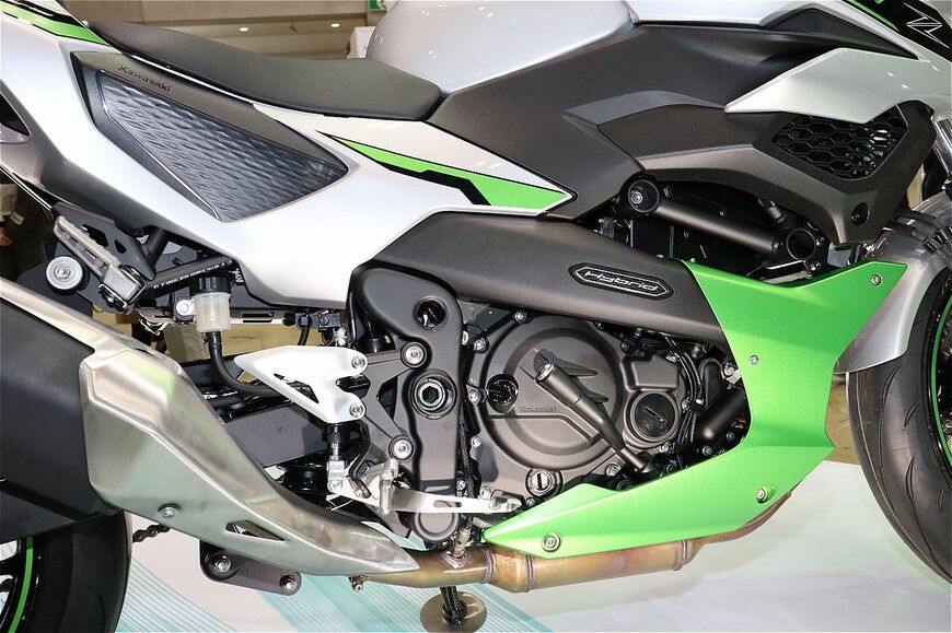 カワサキモータース「Z7ハイブリッド」（筆者撮影）
