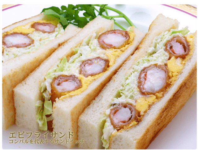コンパル名物・エビフライサンド（写真：コンパル公式サイト）