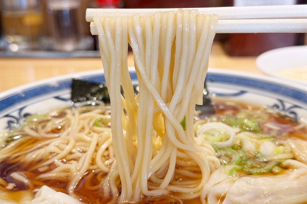 細ストレート麺のアップ