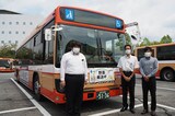 神姫バスの野田年洋さん（中央）、津村拓也さん（右）と担当営業所の西村敦さん（撮影：伊原薫）