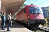 オーストリア国鉄の電気機関車牽引の国際列車（写真：谷川一巳）
