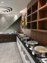 食事はビッフェ形式だけでなく、その場で作ってくれるメニューもあった（筆者撮影）