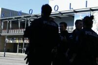 ドイツ映画館で立てこもり、警察が武装覆面男を射殺