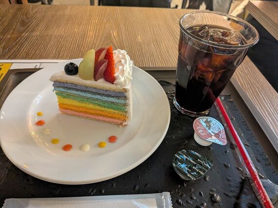 レインボーショートケーキ