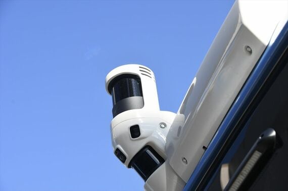 自動運転バス LiDAR カメラ
