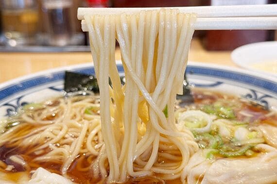 細ストレート麺のアップ