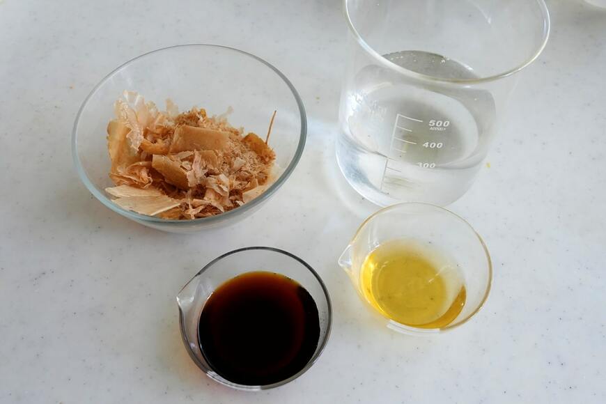 めんつゆの材料はこちら。好みでみりんを省くこともできます（写真：筆者撮影）