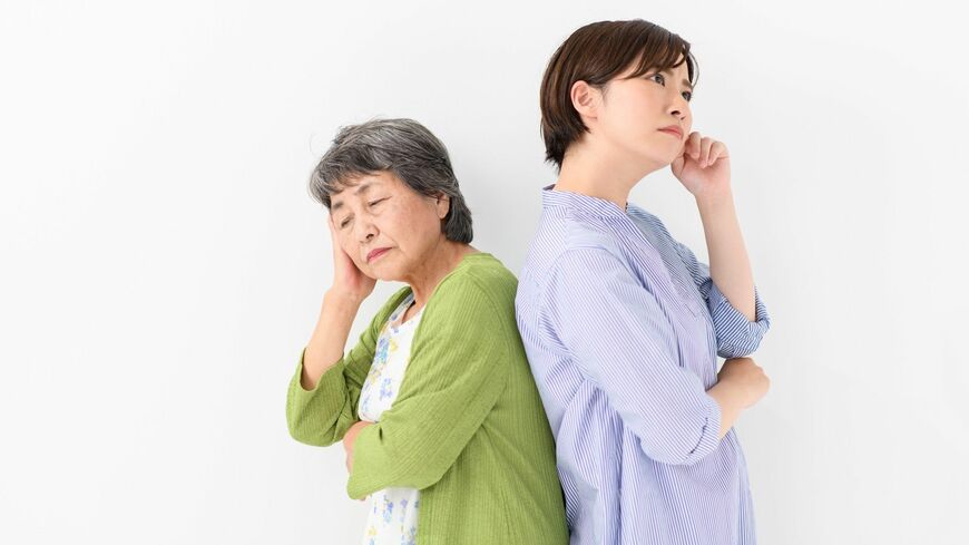 「物忘れ」が社会問題になりつつある昨今……「写真を見るだけ」の科学的根拠のある記憶力回復法を紹介（写真：【IWJ】Image Works Japan／PIXTA）